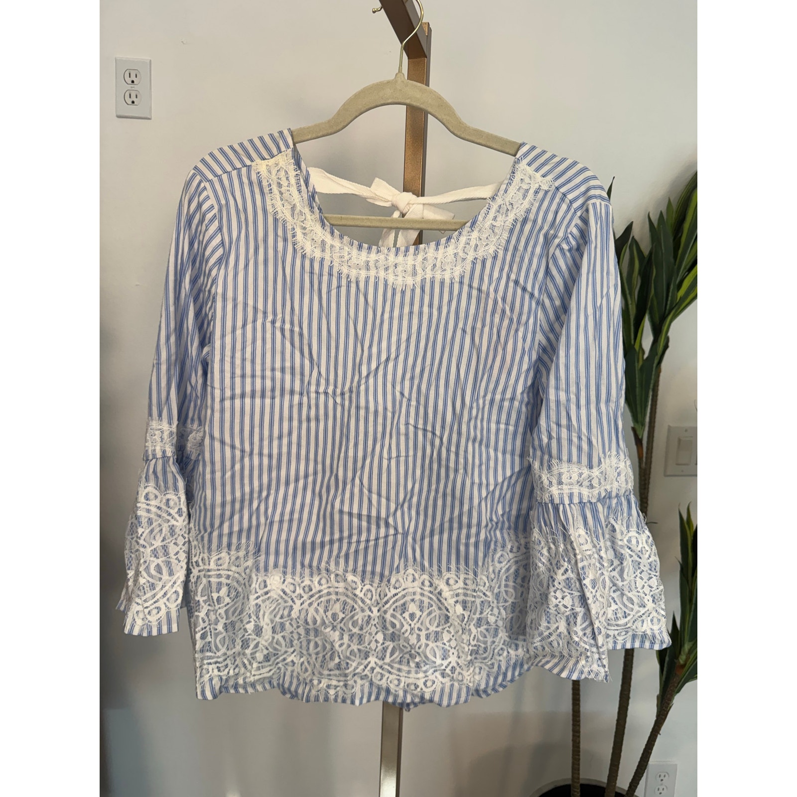 Star Style | Lace Bell Sleeve Blouse — image 3 of 7